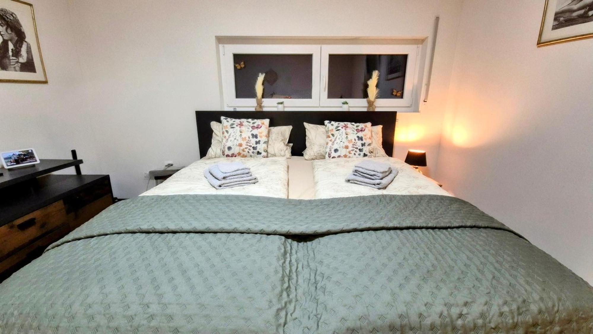 Serenity Vista Retreat Bnb Bescheid Ngoại thất bức ảnh